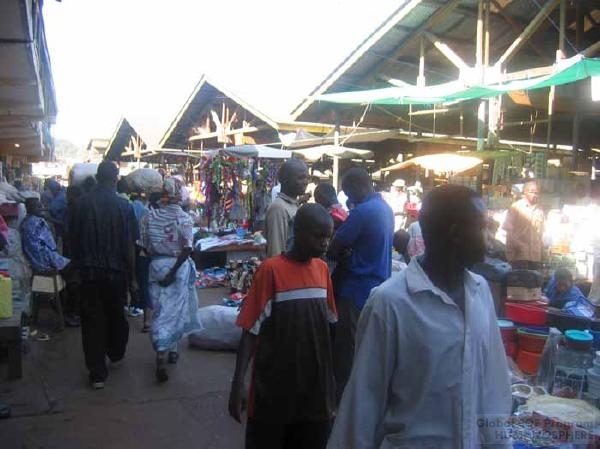 フィールド写真：Owino Market