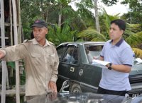 Interview with a farmer at his farm in Sarawak.

Report
Date Taken: November 9, 2010
Place: Sarawak, Malaysia
Taken by: Hakimi