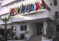 ALECSO（アラブ教育文化学術機構）本部，チュニジア首都にて。アラブ連盟に加盟する22カ国（パレスチナを含む）の国旗が掲げられている。Report(Date taken:  / Place:  / Taken by )