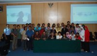 ワークショップ終了後の記念撮影
2008/10/11：The International Symposium on Sulawesi Area Studies
