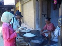 Research on Local Rice in Central Market of Bulukumba, South Sulawesi(Date taken:Jan 27,2008 / Place:Bulukumba, South Sulawesi)