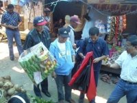 The Researchers and the Seller at Bulukumba Market, January(Date taken:Jan 27,2008 / Place:Bulukumba, South Sulawesi)